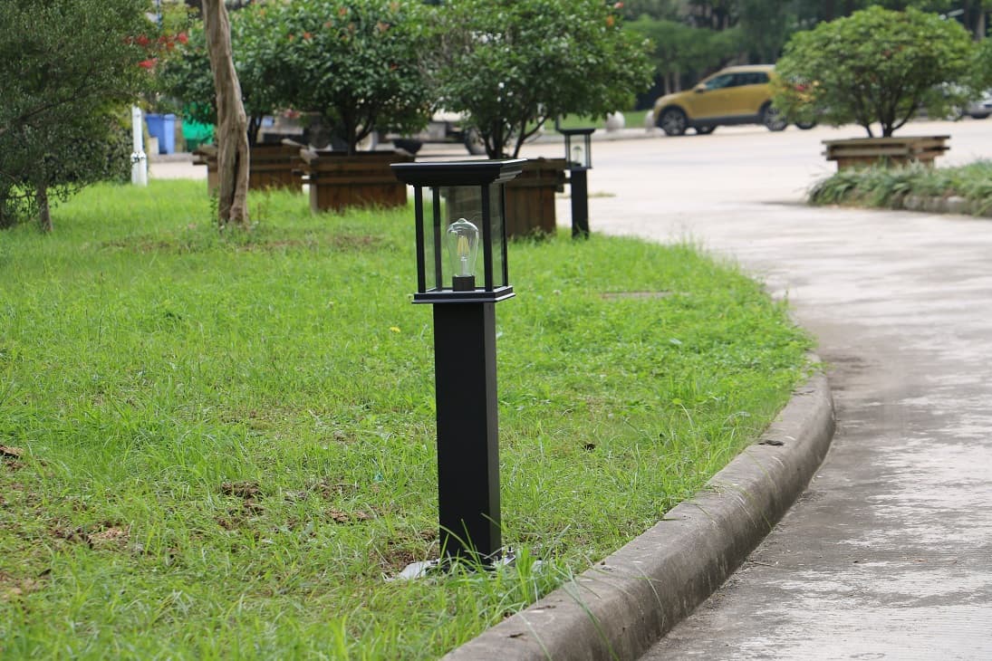 SLL-035A solar bollard garden lights installed in residential area