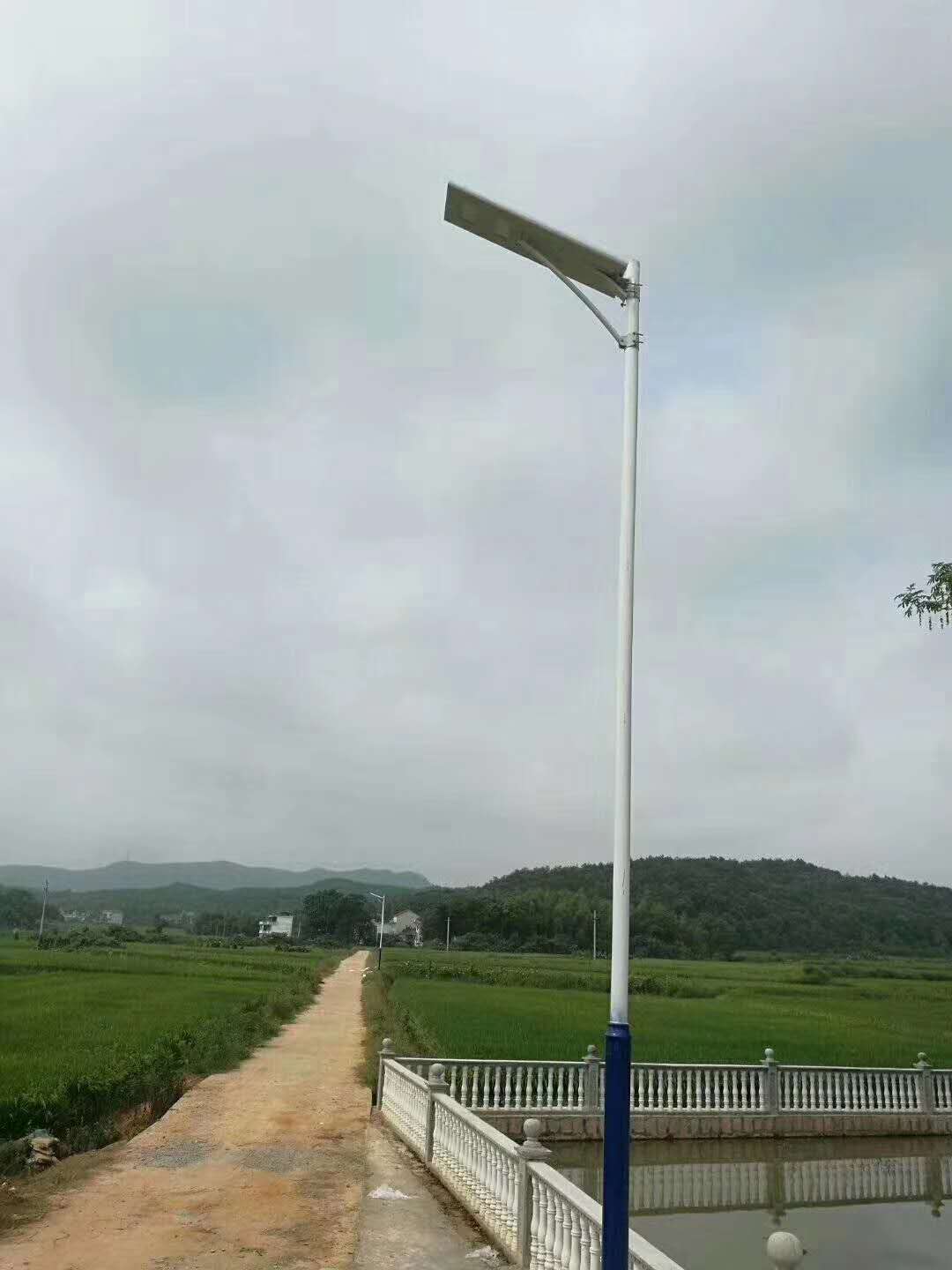 20W AIO solar street light in 4m pole