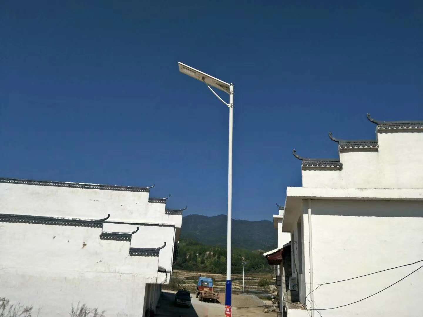 4 points of installing the solar street light battery panel
