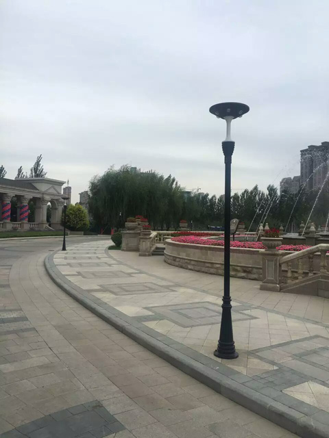 Compared 15W solar street light with other lights